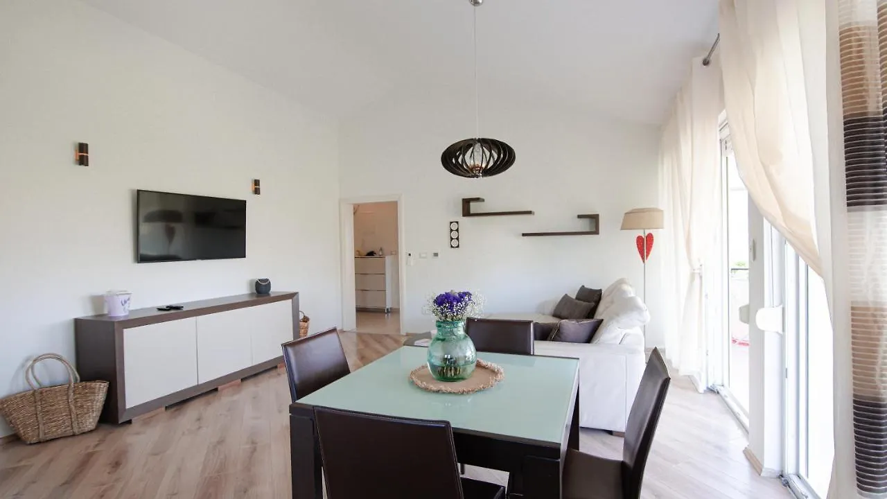 Apt - Villa Sambije With Swimming Pool, Dobrec - Opatija Apartment